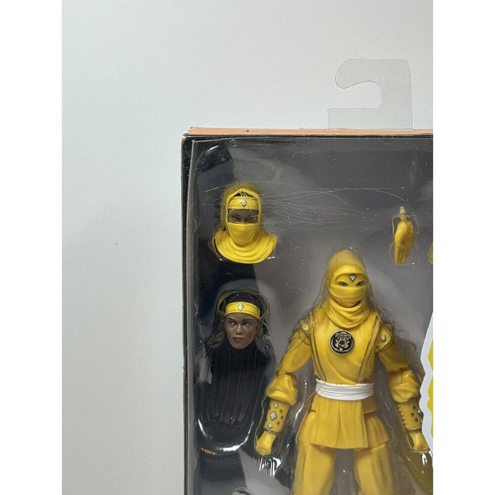 Hasbro Power Rangers Yellow Ranger Lighting Collection - Picture 2 of 12